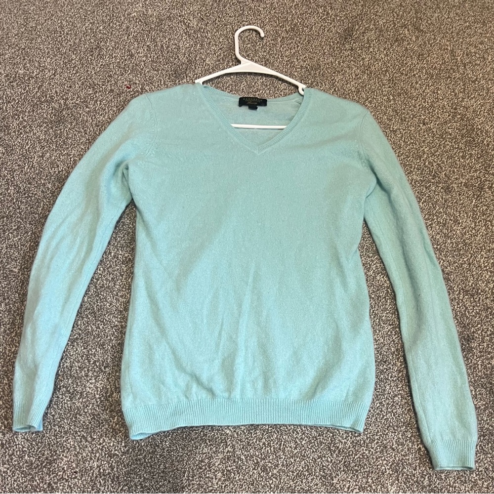 Light Blue V-Neck Cashmere Sweater